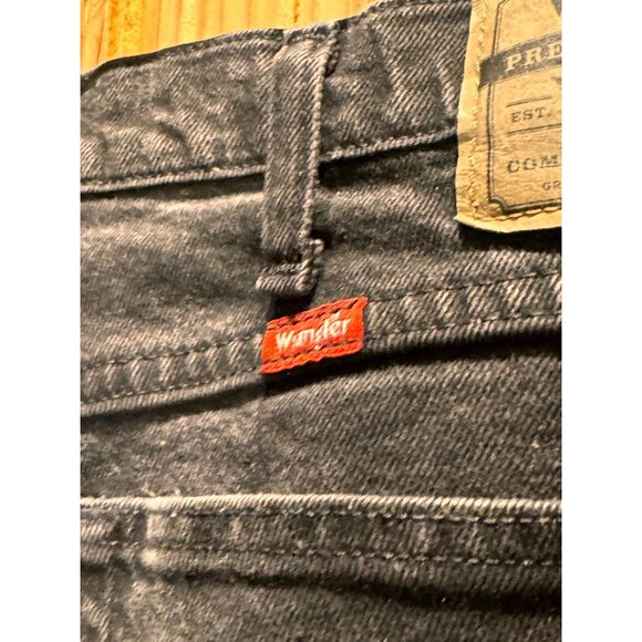 Mens Wrangler Big & Tall 42x32 Black Denim Jeans Western Cowboy Style - Picture 3 of 9